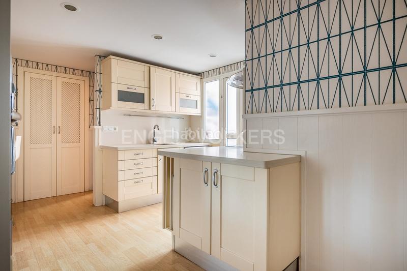 Foto 5f15ba41-3ea6-4adf-b368-1c2b1e0cdeba. Apartament amb calefacció aparcament piscina a El Porvenir Sevilla