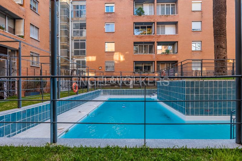 Foto 87367b5b-74a1-4513-b2a8-45c20ddccb27. Apartament amb calefacció aparcament piscina a El Porvenir Sevilla