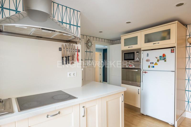 Foto a6635998-94e7-40c8-8332-c8bb98b8eac1. Apartament amb calefacció aparcament piscina a El Porvenir Sevilla