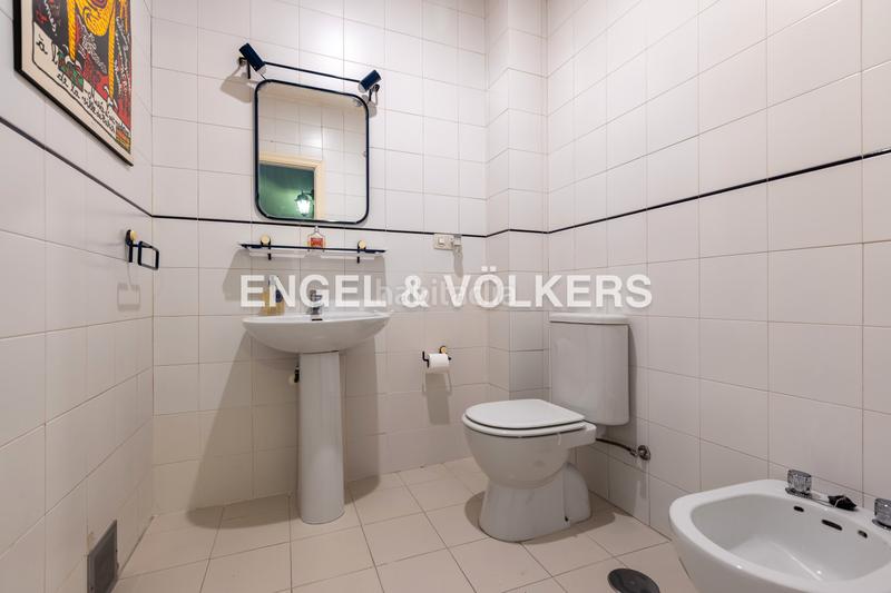 Foto 6120d9f7-4e89-43dc-aac1-99113bb6f8f8. Casa  con encanto andaluz, muy luminosa, con terraza al mismo nivel que el salón, techos altos y ascensor en Sevilla