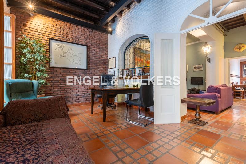Foto 66d8377c-1898-4de2-b28d-ddfb3dce683a. Casa  con encanto andaluz, muy luminosa, con terraza al mismo nivel que el salón, techos altos y ascensor en Sevilla