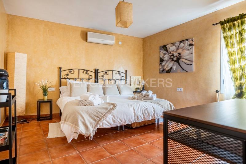 Foto bcb9abde-b9a9-47d4-b923-8111106d0915. Casa amb calefacció a Écija