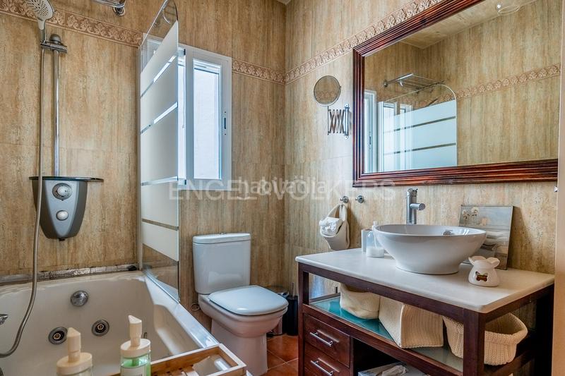 Foto fac2106e-2139-4b49-a6ff-147a7e605d1f. Casa amb calefacció a Écija