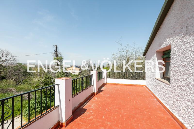 Foto 3e510a11-4a9f-46ce-a090-cca94ebd49a8. Casa chalet unifamiliar con gran terreno y vistas a sierra nevada en Cájar