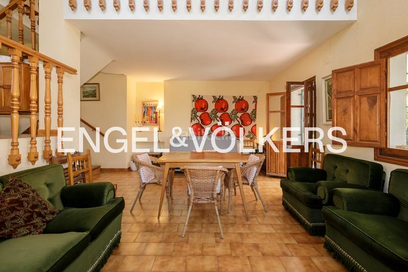 Foto a13a0de4-6352-418e-b675-22c68d00d1da. Casa chalet unifamiliar con gran terreno y vistas a sierra nevada en Cájar
