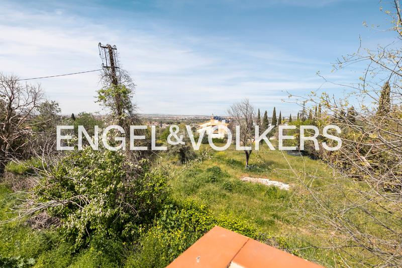 Foto a4e76052-b3b1-4f23-a8f9-ed30e1998c3d. Casa chalet unifamiliar con gran terreno y vistas a sierra nevada en Cájar