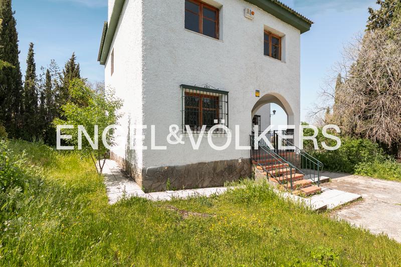 Foto f62beeeb-8803-431e-8e3d-1fd027a5812d. Casa chalet unifamiliar con gran terreno y vistas a sierra nevada en Cájar