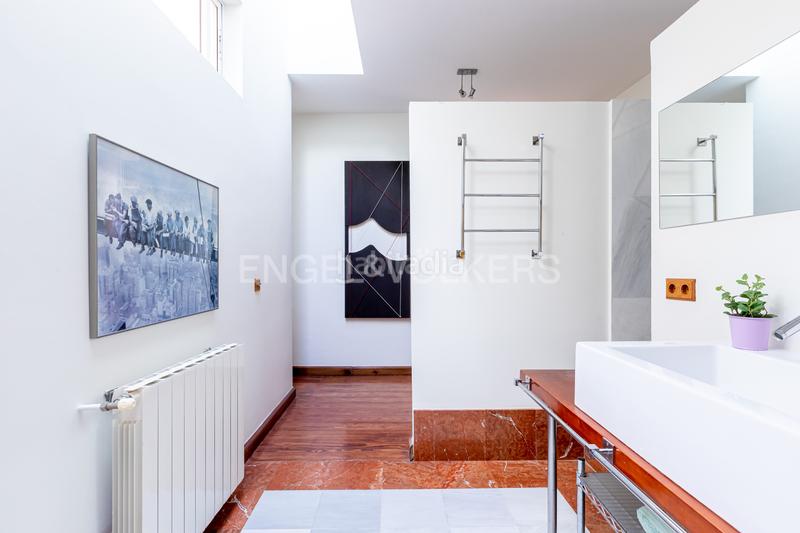 Foto cec447e2-54f5-4bde-bb51-71420a2239a2. Àtic amb calefacció a Arenal - Museo Sevilla