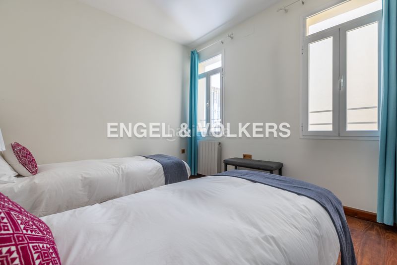 Foto 517ed822-730a-4e09-ab68-c66d1f16ad1c. Ático exclusivo ático dúplex en edificio emblemático con ascensor, techos altos, balcones y vistas icónicas de la ciudad en Sevilla