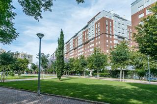 Alquiler Apartamento  Avenida de kansas city. Apartamento en urbanización con piscina y gimnasio en santa clar