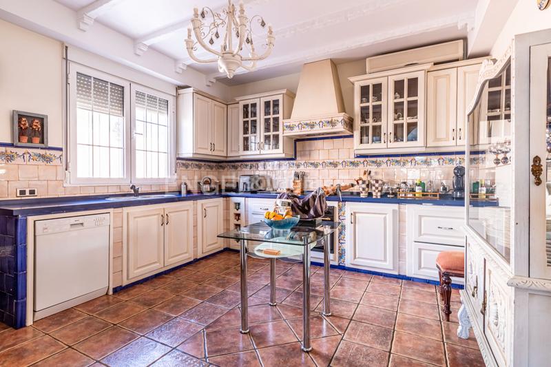 Foto 02c5a1dd-8251-43c1-a992-60856a148dd0. Casa amb calefacció aparcament piscina a Consolación Utrera