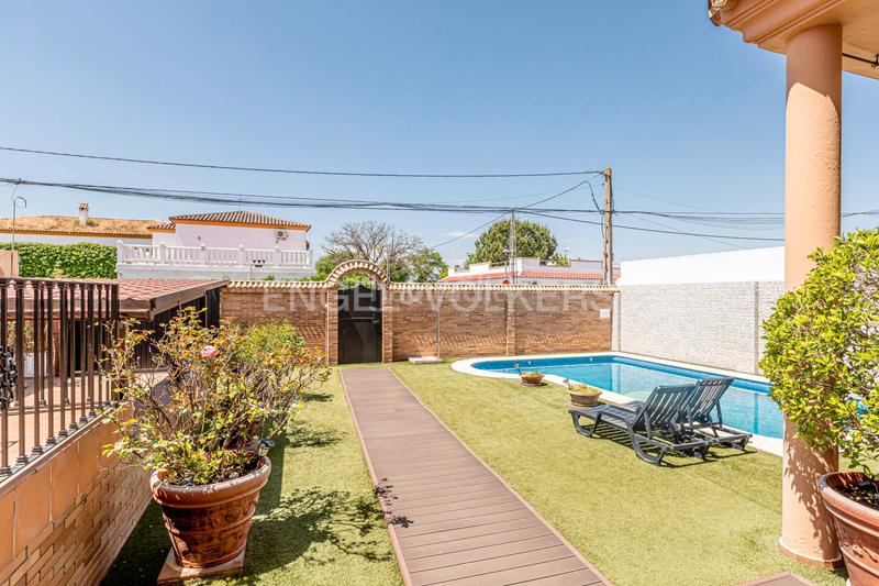 Foto d5a9b6b8-f9f3-427a-a9ee-c8544b6c9a11. Casa amb calefacció aparcament piscina a Consolación Utrera