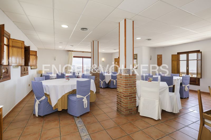 Foto 4001ad4a-8cdf-4df8-ace9-7f21ca8cf814. Masia amb calefacció aparcament a San Matías - Realejo Granada