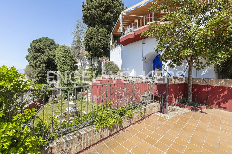 Foto 94e2cbc0-4822-4010-a9db-fbf2dcf4eb12. Masia amb calefacció aparcament a San Matías - Realejo Granada