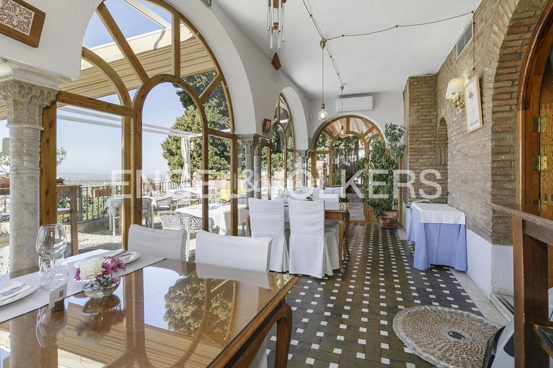 Foto bfad893f-d483-48cb-b1ef-fb304c3cb325. Masia amb calefacció aparcament a San Matías - Realejo Granada