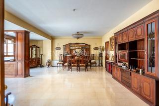 Appartement  Avenida de la república argentina. Elegancia y espacios amplios con mucho potencial en república ar