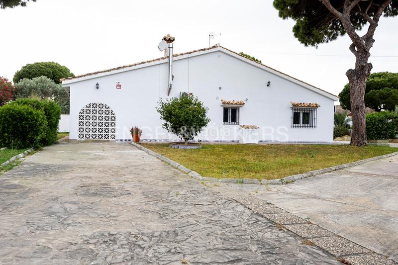 Foto bc50c955-36b9-4d9e-82d4-7dc31dcd9ec9. Casa con riscaldamento parcheggio piscina in Las Lagunas - Campano Chiclana de la Frontera
