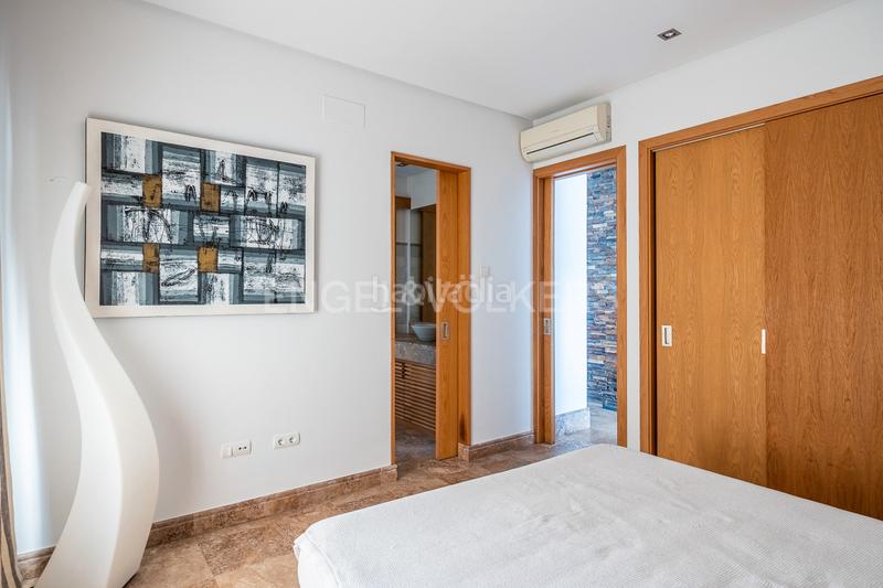 Foto 0c08b736-be6d-4db2-b782-537fec3ccb6b. Casa exclusivo oasis de lujo con piscina privada , sevilla en Gelves