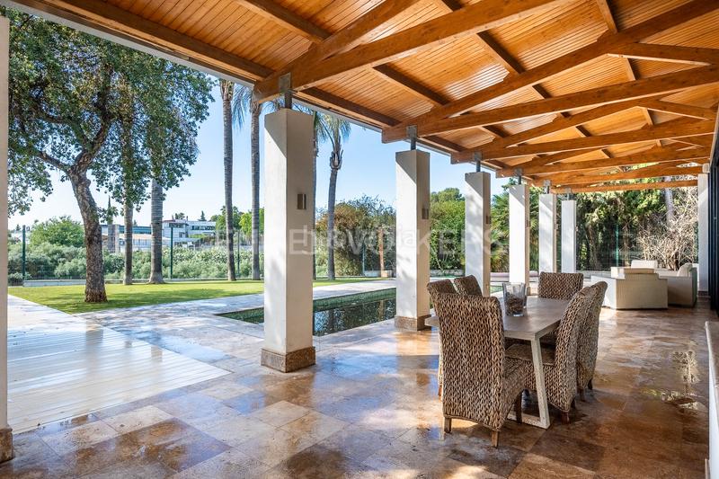 Foto 9c189a4f-0e76-43b2-a81f-6a6014e2f424. Casa exclusivo oasis de lujo con piscina privada , sevilla en Gelves