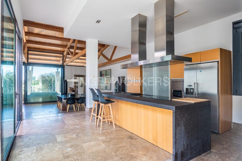 Foto b049f2bd-b467-4e48-a668-a1ba08362c71. Casa exclusivo oasis de lujo con piscina privada , sevilla en Gelves