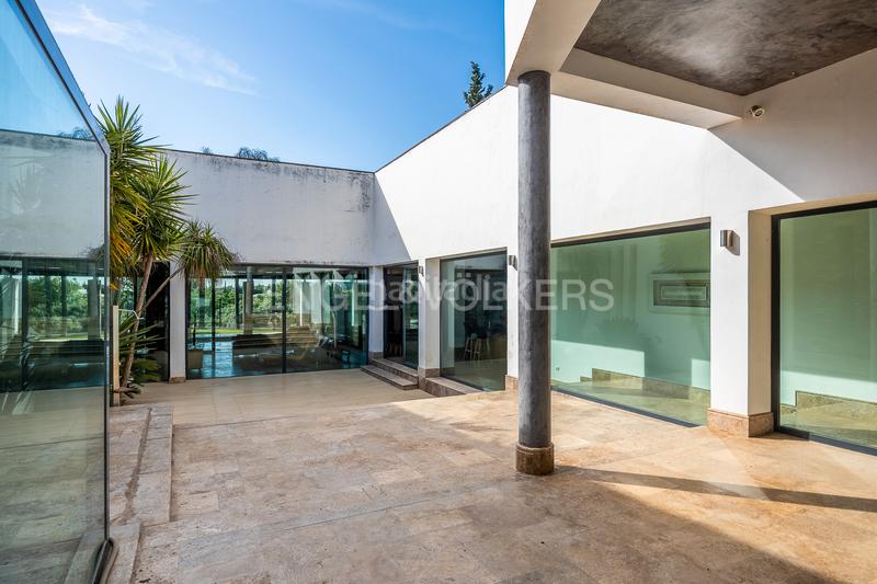 Foto b16983cd-983e-49c8-85bf-7ed8c0d4335c. Casa exclusivo oasis de lujo con piscina privada , sevilla en Gelves
