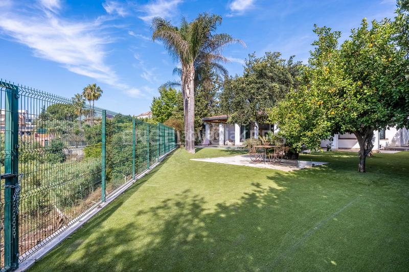 Foto b833d9db-a3f0-4920-be98-e393a460cb65. Casa exclusivo oasis de lujo con piscina privada , sevilla en Gelves