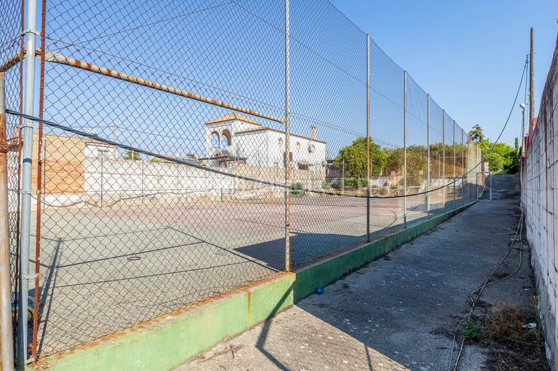 Foto af5253a5-3244-469b-8cc7-831bba56d223. Casa amb calefacció piscina a Valencina de la Concepción