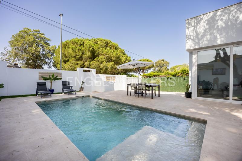 Foto 859d513f-a57d-4866-97e0-40d054aeb1b0. Lloguer casa amb calefacció aparcament piscina a Chiclana de la Frontera