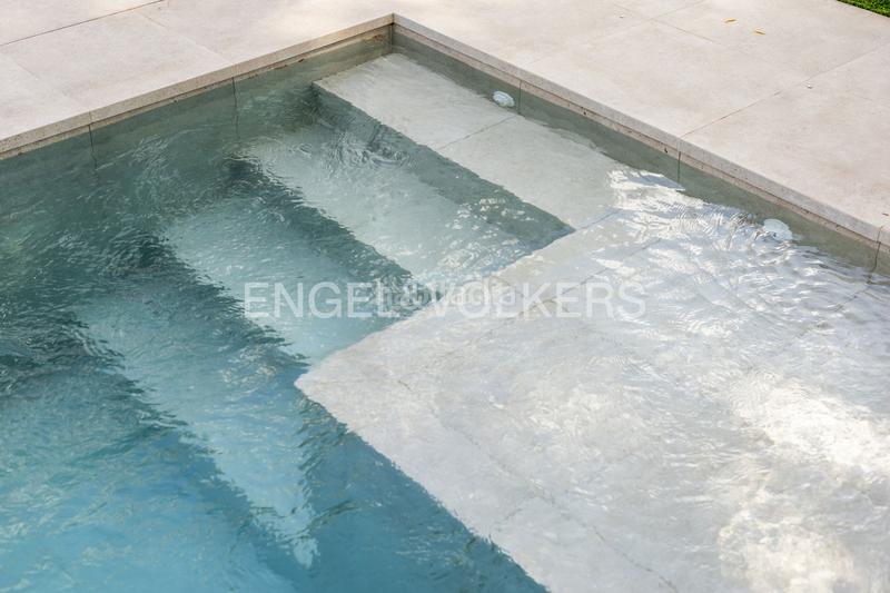 Foto 15192f9c-4c96-41b2-9b25-fe18ab51d434. Rent house with heating parking pool in Los Gallos Chiclana de la Frontera