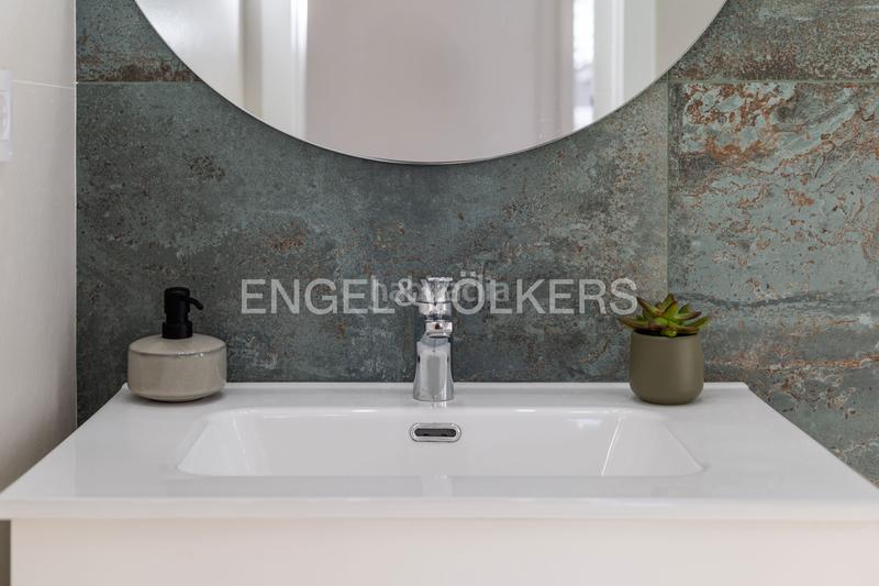 Foto 99f0f349-0603-4a0f-8942-2289aee1de96. Rent house with heating parking pool in Los Gallos Chiclana de la Frontera