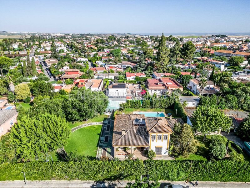Foto 0e650aae-6098-4115-86ec-9ba8162fe69a. Casa amb calefacció piscina a Valencina de la Concepción