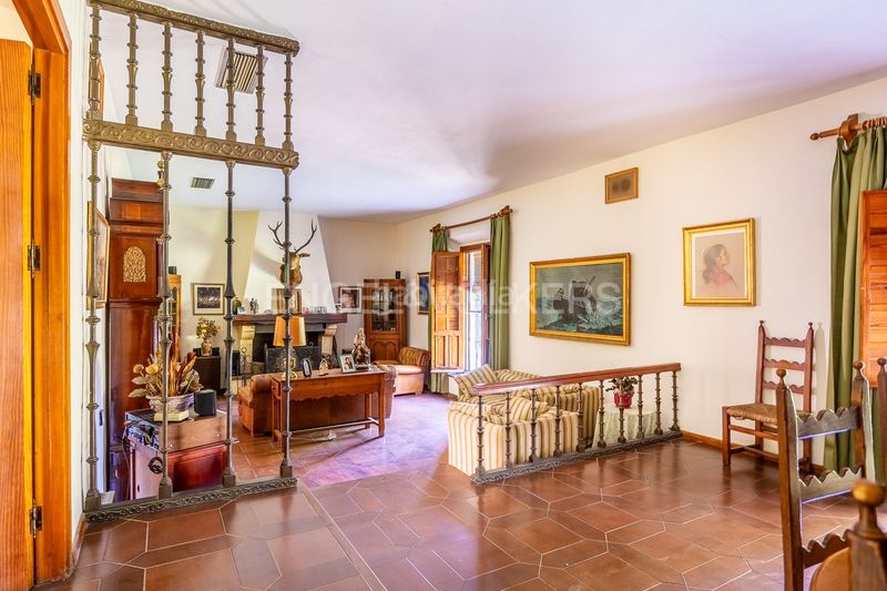 Foto 64d11c1b-7f85-4866-95d1-d27b5abf5c2e. Casa amb calefacció piscina a Valencina de la Concepción