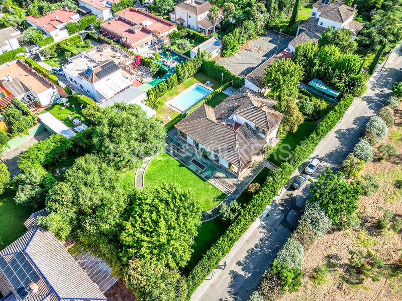Foto a476d587-18d2-4207-a703-fb9cfdf2498a. Casa amb calefacció piscina a Valencina de la Concepción