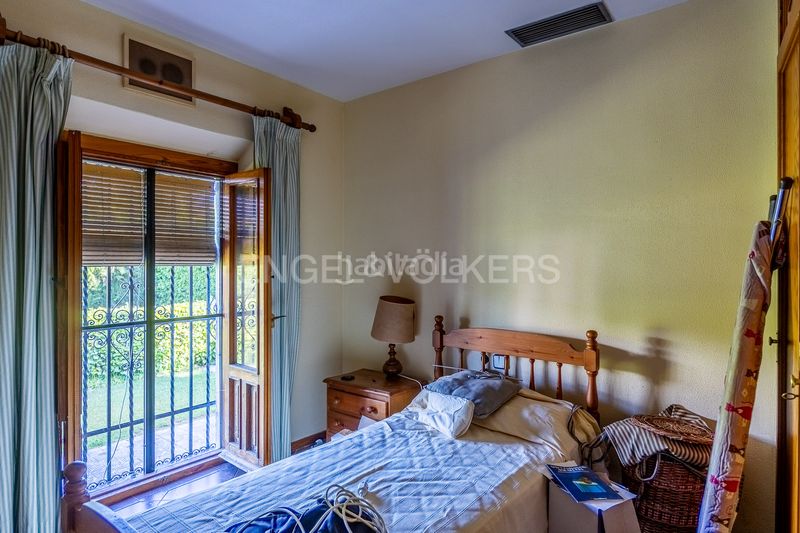 Foto d9390354-9ada-4b5b-bb30-7a813a2c9eb6. Casa amb calefacció piscina a Valencina de la Concepción