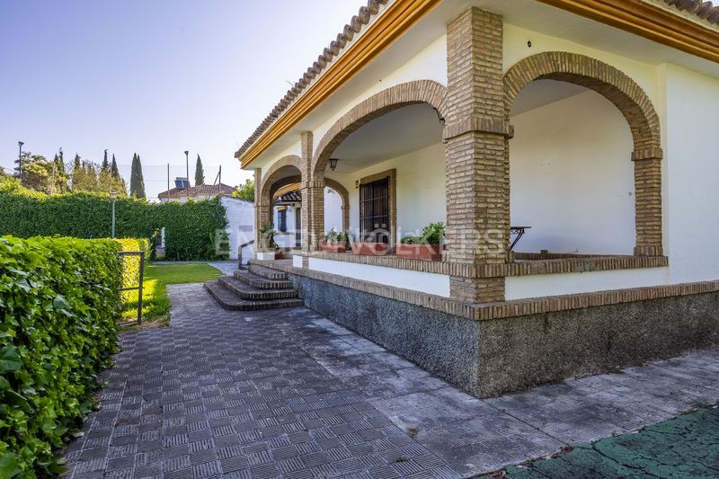 Foto e75eab37-bf6f-4903-9033-a80cbcb9bc74. Casa amb calefacció piscina a Valencina de la Concepción