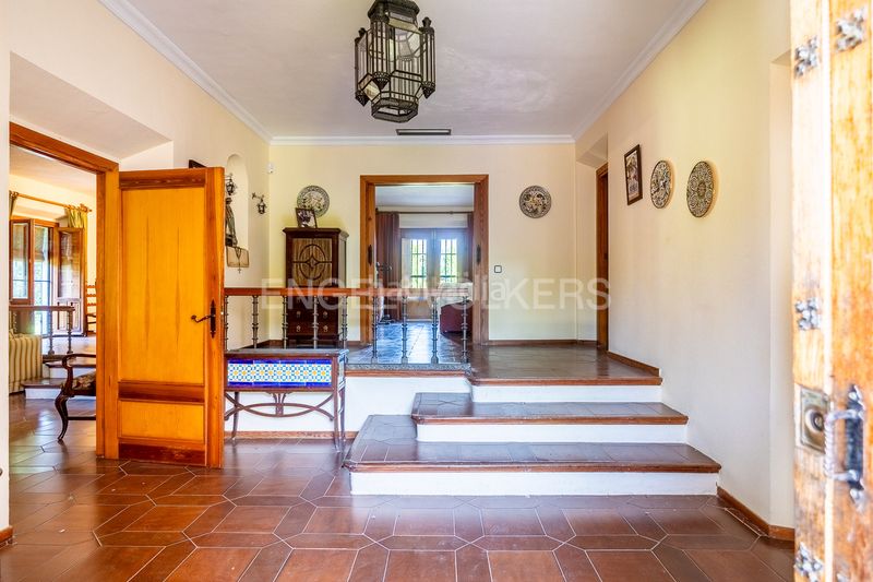 Foto f318476e-f896-48ac-a62a-6c53b305b8c0. Casa amb calefacció piscina a Valencina de la Concepción