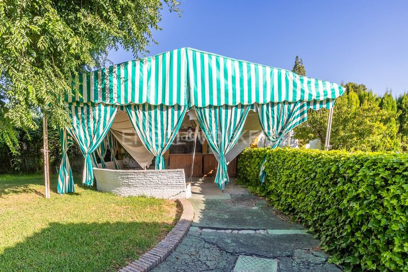 Foto fd00da2e-b39a-44d8-944e-edcadb5fa66b. Casa amb calefacció piscina a Valencina de la Concepción