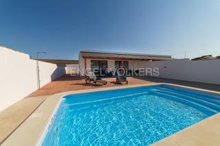 Location Maison jumelée à Las Lagunas - Campano. Vivienda para larga temporada con piscina privada.