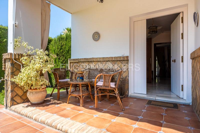 Foto 008e27d7-9a84-42f6-89b6-dc94fb26f993. Haus mit heizung in cerros de Montequinto Montequinto