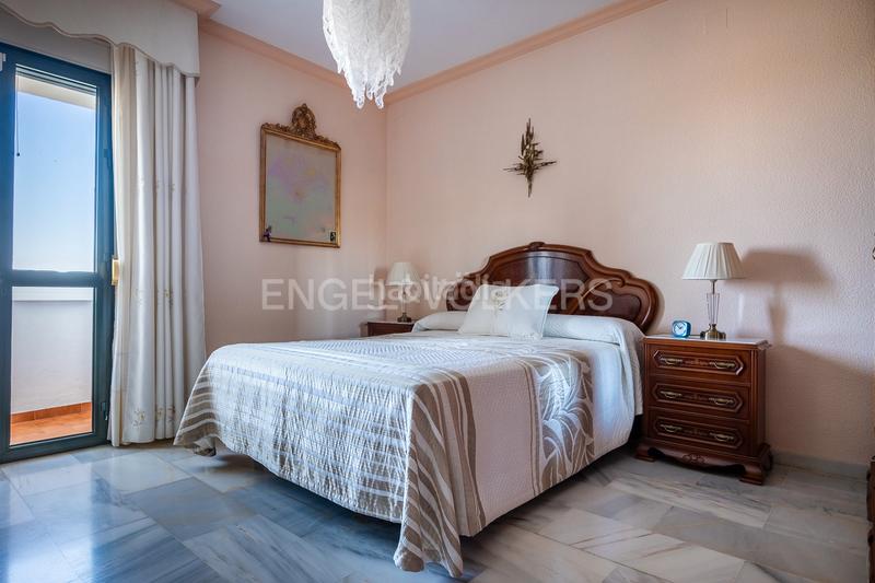 Foto 7f5ad36a-80f0-44f6-8d26-239f84e0ceb4. Haus mit heizung in cerros de Montequinto Montequinto