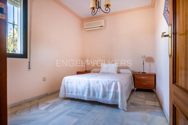 Foto cee4676f-7480-45f3-9972-16a100b5f9a9. Haus mit heizung in cerros de Montequinto Montequinto