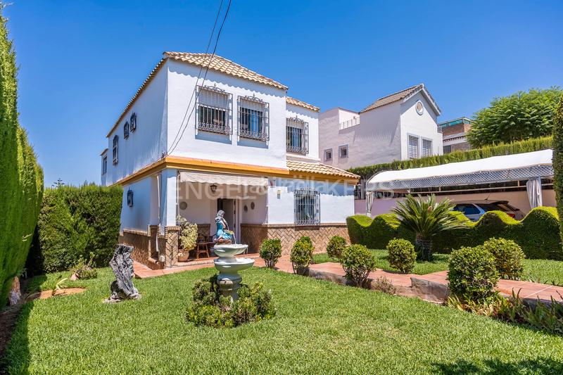 Foto e8422ff7-5e74-49f1-a4a8-5573f6a2a51a. Haus mit heizung in cerros de Montequinto Montequinto