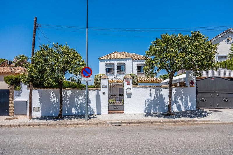 Foto e94670fc-ba2b-4a16-be1b-3f0a128bf4f3. Haus mit heizung in cerros de Montequinto Montequinto