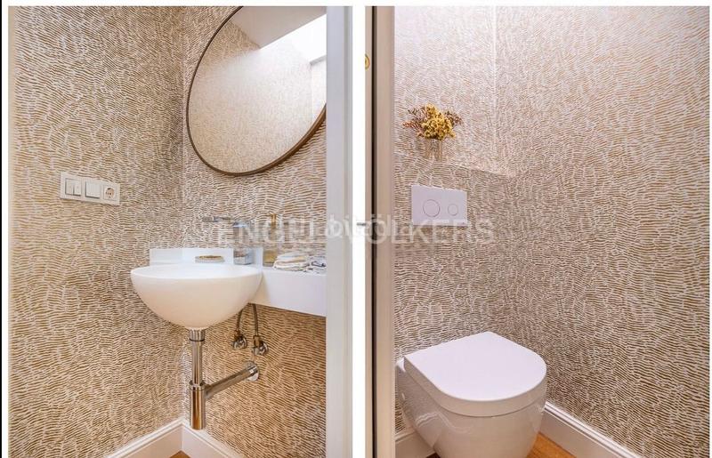 Foto 1c7f5275-b162-4231-9cda-87f332f8d578. Ático  de lujo totalmente reformado con terraza, garaje y trastero junto al parque de maría luisa y plaza de españa, en el porvenir en Sevilla