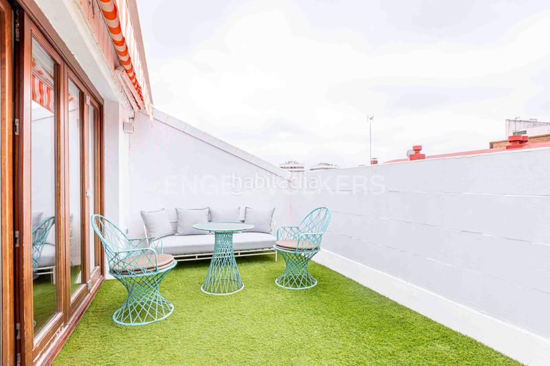 Foto 1c9f6123-1015-4b0f-aa30-3e561705a8f0. Ático  de lujo totalmente reformado con terraza, garaje y trastero junto al parque de maría luisa y plaza de españa, en el porvenir en Sevilla