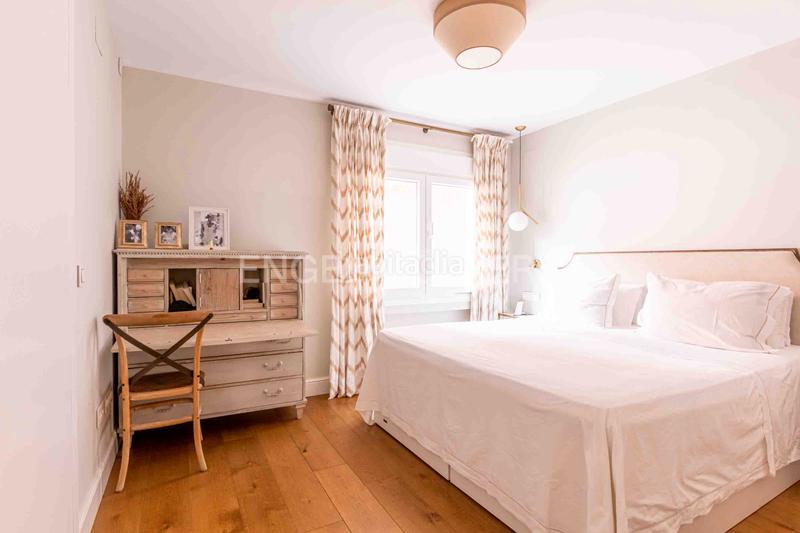 Foto 2a8c3ad0-99f3-406d-bc86-b2ae72f51e35. Ático  de lujo totalmente reformado con terraza, garaje y trastero junto al parque de maría luisa y plaza de españa, en el porvenir en Sevilla