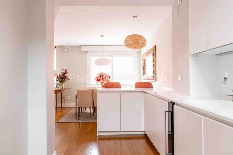 Foto 412beb38-125a-4313-8c41-55f4e3693cce. Ático  de lujo totalmente reformado con terraza, garaje y trastero junto al parque de maría luisa y plaza de españa, en el porvenir en Sevilla