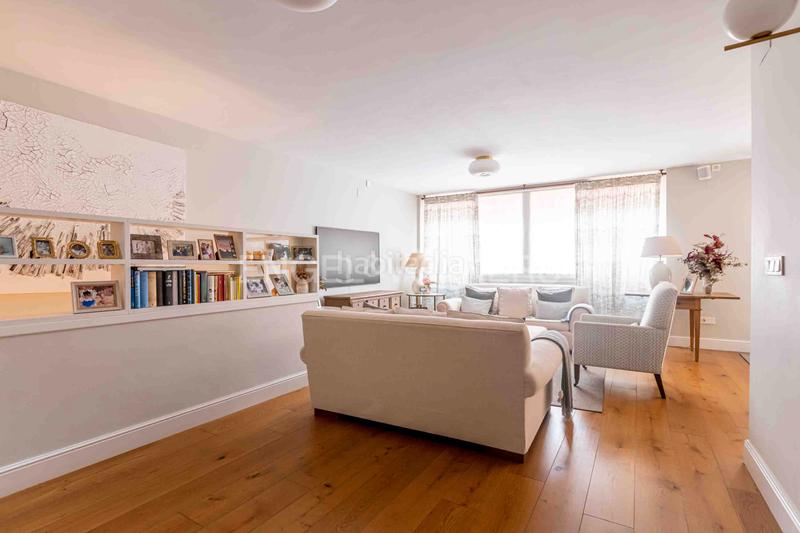 Foto 46b19886-2119-4dfc-ae77-e619724b922a. Ático  de lujo totalmente reformado con terraza, garaje y trastero junto al parque de maría luisa y plaza de españa, en el porvenir en Sevilla