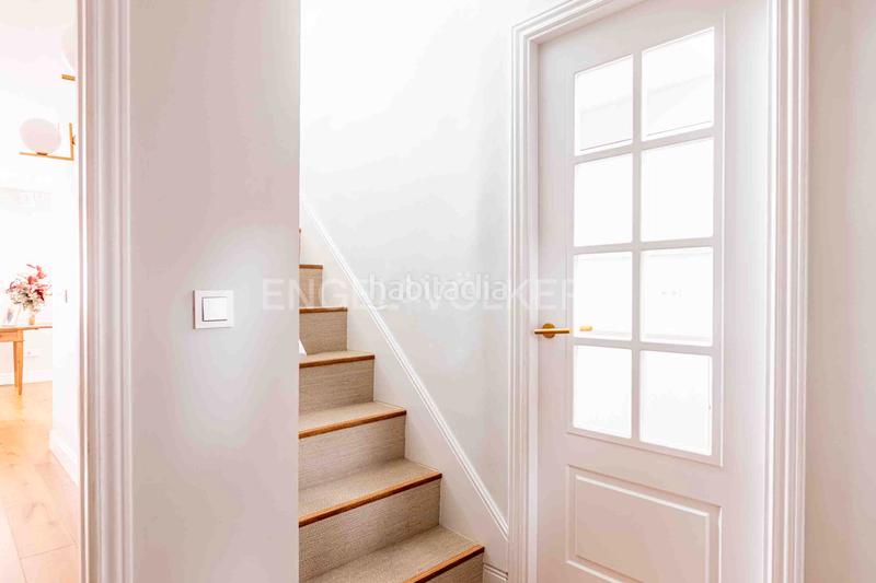 Foto 46fb96fe-74f4-4dc7-8f4f-f51d41e51e26. Ático  de lujo totalmente reformado con terraza, garaje y trastero junto al parque de maría luisa y plaza de españa, en el porvenir en Sevilla