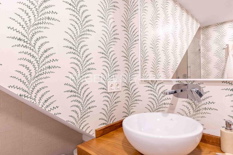 Foto 810f84ed-eecd-4d59-8574-a24899313d86. Ático  de lujo totalmente reformado con terraza, garaje y trastero junto al parque de maría luisa y plaza de españa, en el porvenir en Sevilla